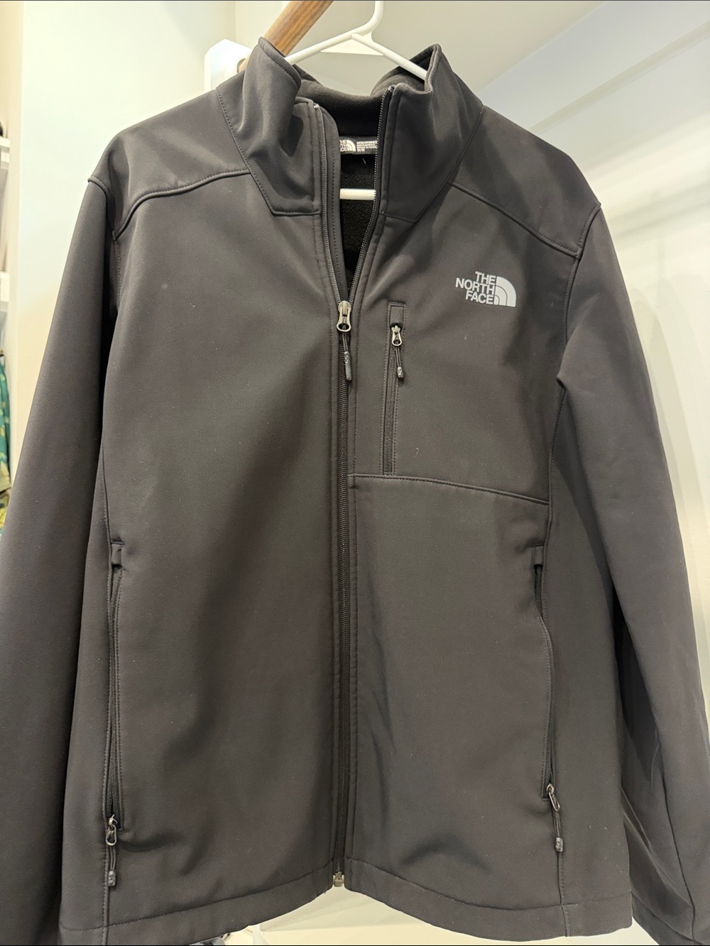 The North Face Men's Black Softshell Performance Jacket